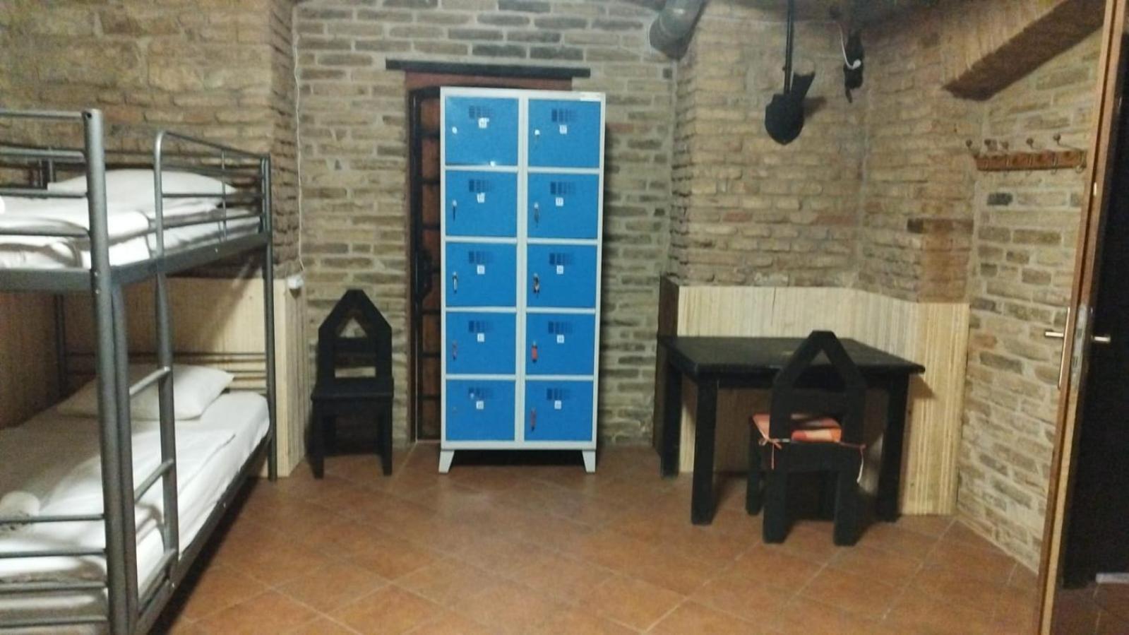 Alba Hostel Прага Екстериор снимка