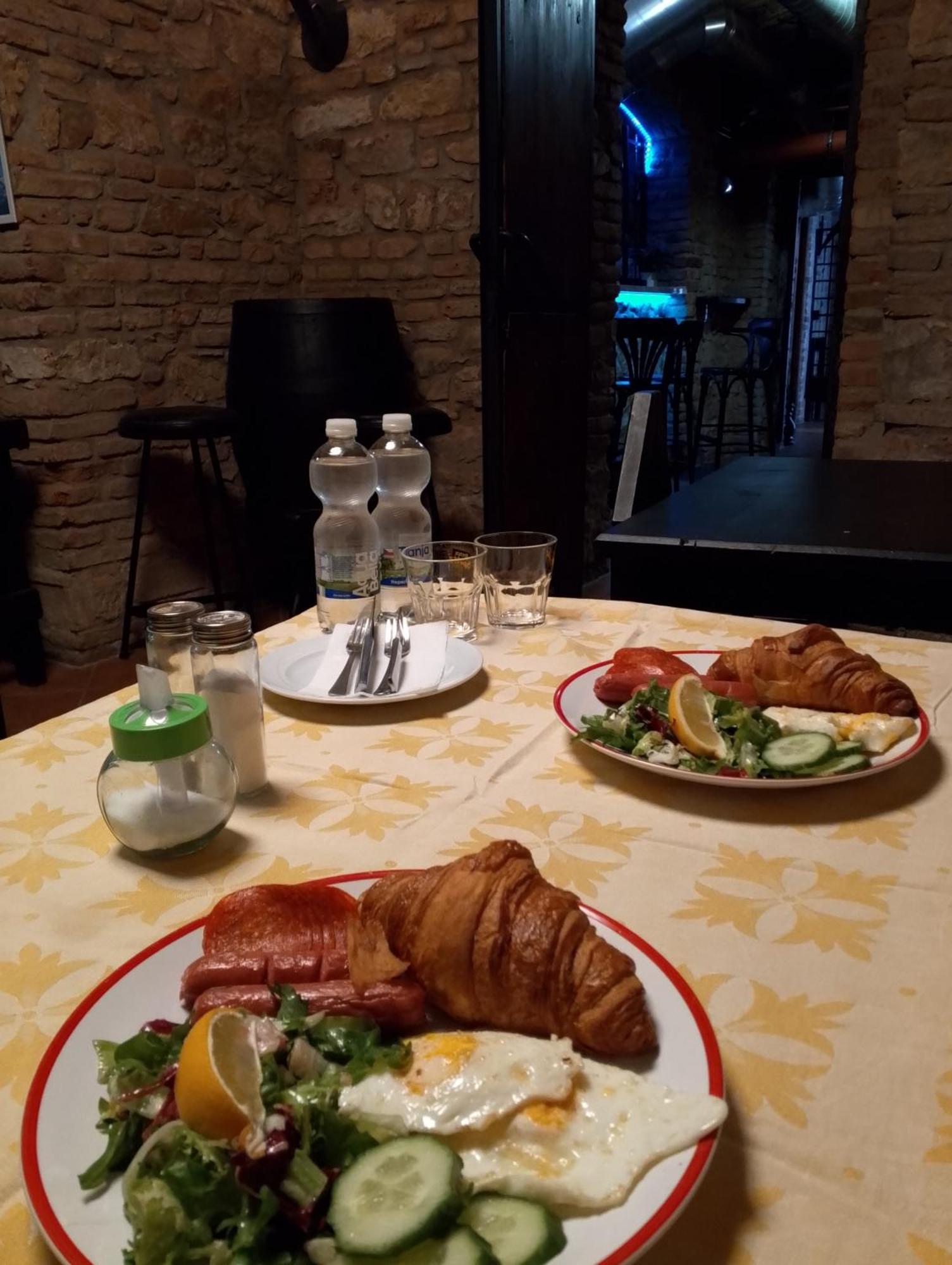 Alba Hostel Прага Екстериор снимка